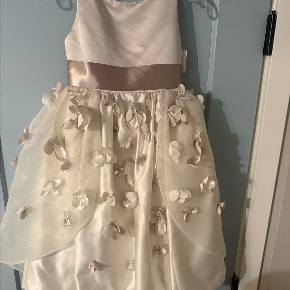 Joan Calabrese Cream and White Floral Dress